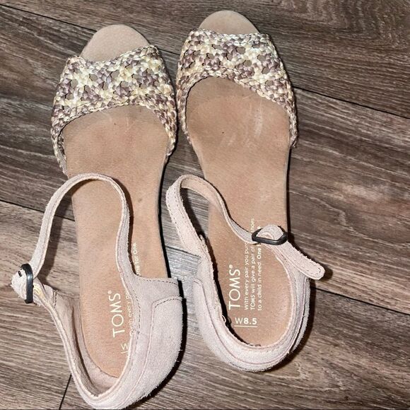 TOMS STUCCO Satin Woven Platform Wedge - Picture 7 of 8